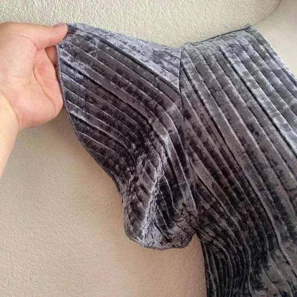 🆕Plus-Size Velvet Wrap Dress 2X Grey🆕 - Picture 6 of 12